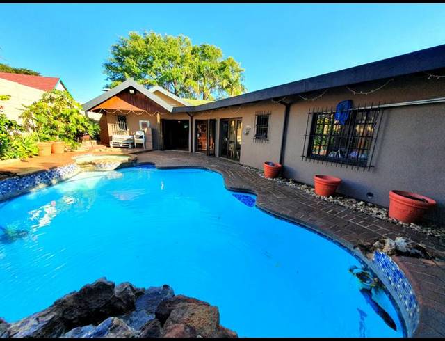 5 BEDROOM HOUSE FOR SALE IN WONDERBOOM